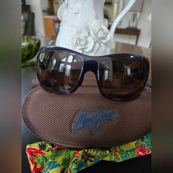 Maui Jim Seven Pools Polorized Sunglasses - Picture 6 of 14